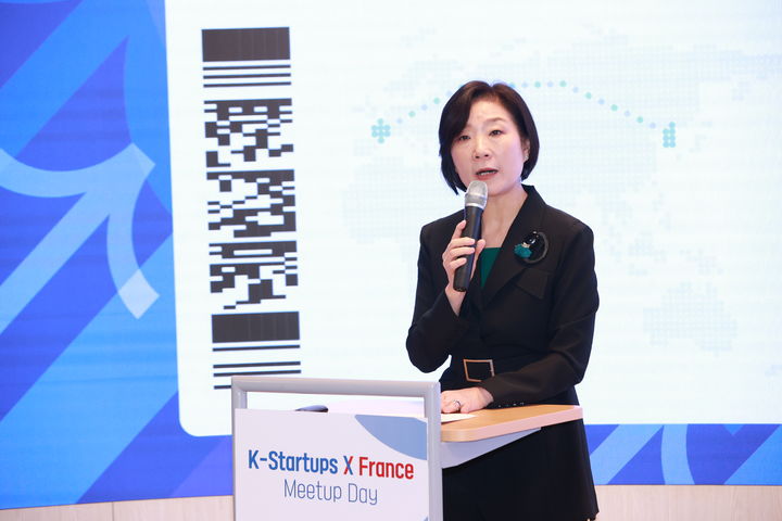 [서울=뉴시스] 오영주 중소벤처기업부 장관이 8일 서울 강남구 팁스타운 글로벌스타트업센터(GSC)에서 열린 'K-스타트업 X 프랑스 밋업 데이'에서 인사말을 하고 있다. (사진=중소벤처기업부 제공) 2025.05.08. photo@newsis.com *재판매 및 DB 금지