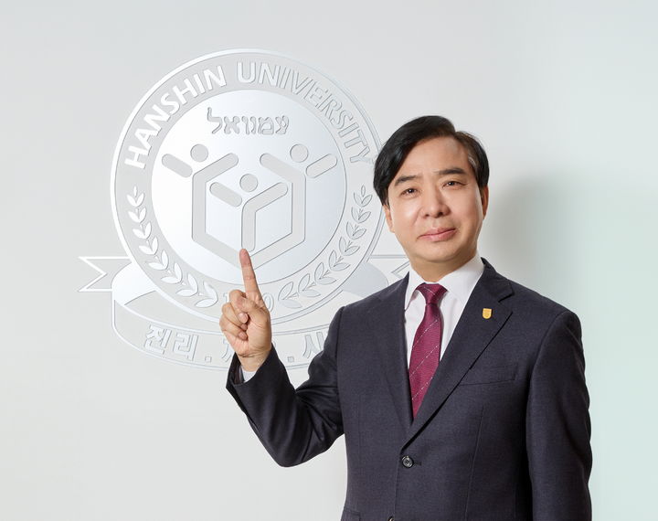 [오산=뉴시스] 강성영 총장. (사진=한신대 제공) 2025.05.08. photo@newsis.com *재판매 및 DB 금지