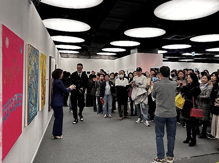 서스테이너블 K패션 아트쇼 중 도슨트 현장 *재판매 및 DB 금지