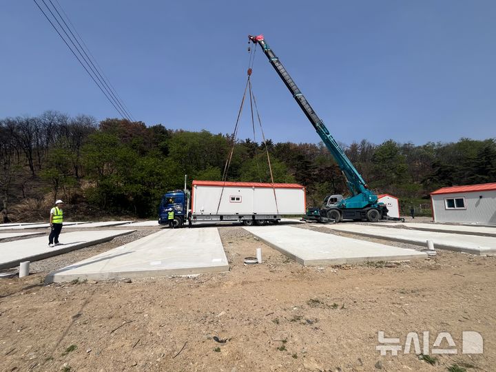 임시주택이 들어서고 있다.(사진=영덕군 제공)