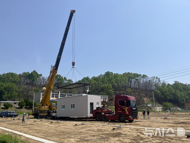 임시주택이 들어서고 있다.(사진=영덕군 제공)