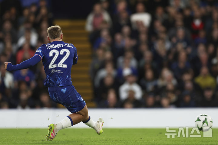 [런던=AP/뉴시스] 잉글랜드 프로축구 프리미어리그(EPL) 첼시의 키어넌 듀스버리홀. 2025. 5. 8.