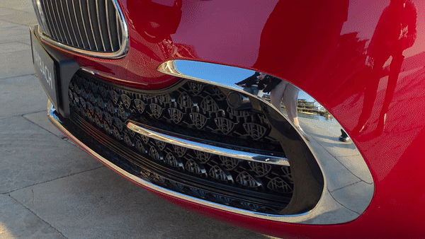 [이비사=뉴시스] 박현준 기자 = 지난달 28일(현지 시간) 스페인 이비사 섬 식스센스 호텔에서 열린 '메르세데스-마이바흐 SL 글로벌 미디어 시승행사'에서 메르세데스-마이바흐 SL 680 차량이 공개되고 있다. 2025.05.13. parkhj@newsis.com *재판매 및 DB 금지