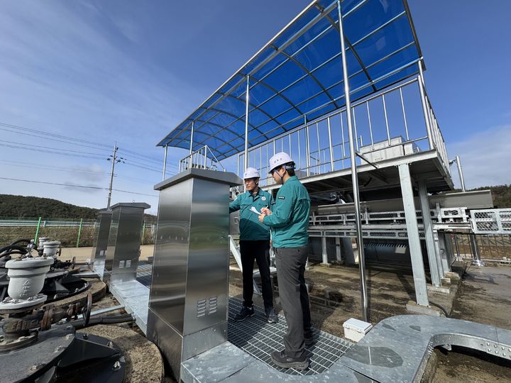 [산청=뉴시스] 산청군 양수시설 점검 (사진=산청군 제공) 2025. 05. 09. photo@newsis.com *재판매 및 DB 금지