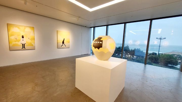 오케이앤피 부산은 리이 개인전 'Singing Birds'를 6월 8일까지 연다. *재판매 및 DB 금지