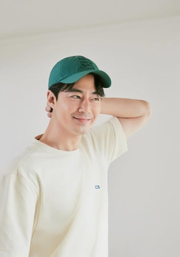 [서울=뉴시스] 조인성. (사진=조인성 인스타그램 캡처) 2025.05.09. photo@newsis.com&nbsp; *재판매 및 DB 금지