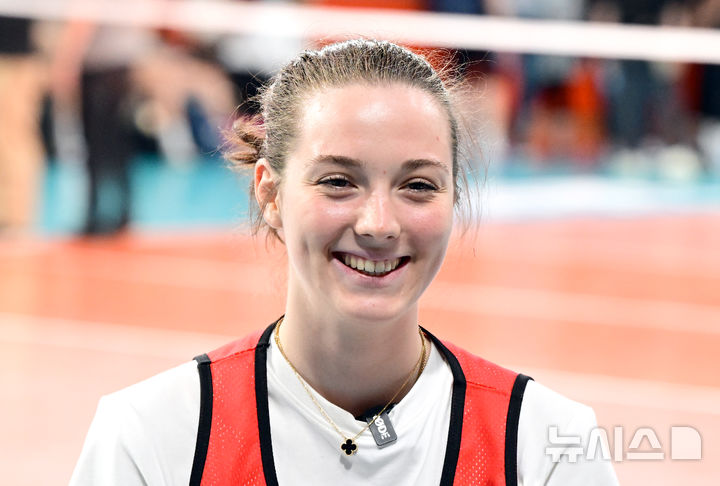 [서울=뉴시스]V-리그 도전하는 러시아 출신 데미도바. (사진=KOVO 제공)