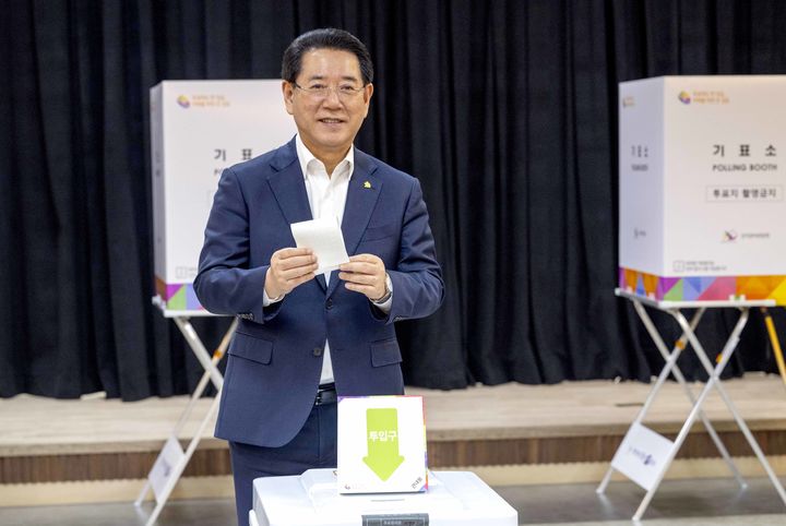  *재판매 및 DB 금지