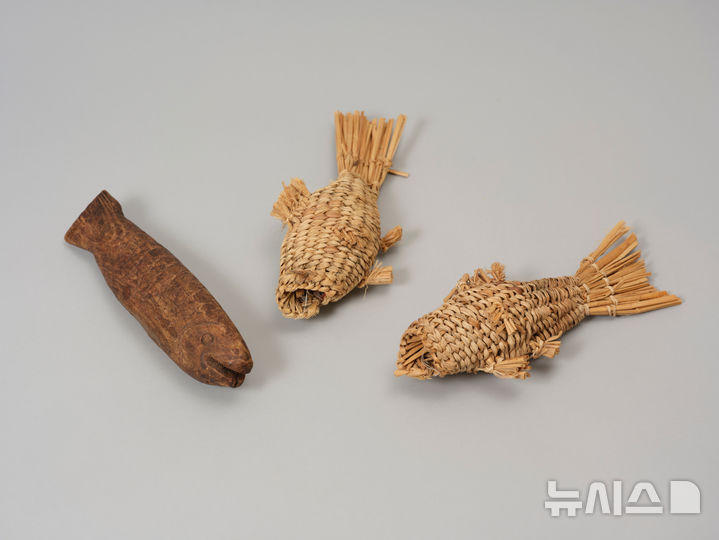 [안산=뉴시스]안산 어촌민속박물관 소장 '목어 가족'(사진=안산도시공사 제공)2025.05.09.photo@newsis.com