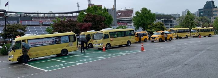 [수원=뉴시스] 어린이통학버스 합동점검. (사진=수원시 제공) 2025.05.09. photo@newsis.com *재판매 및 DB 금지
