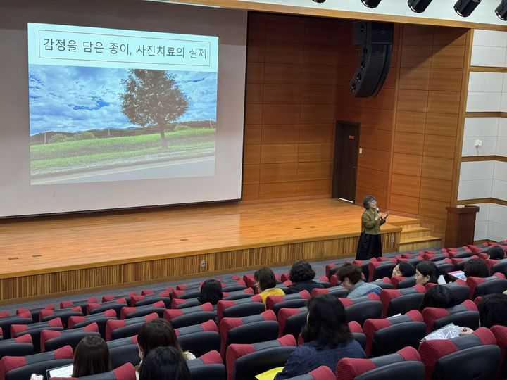 [창원=뉴시스]제1회 Wee 프로젝트 담당자 역량 강화 연수.(사진=창원교육지원청 제공) 2025.05.09.photo@newsis.com *재판매 및 DB 금지