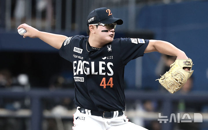 [서울=뉴시스] 정병혁 기자 = 9일 서울 구로구 고척스카이돔에서 열린 2025 KBO리그 한화 이글스 대 키움 히어로즈의 경기, 한화 투수 김서현이 역투하고 있다. 2025.05.09. jhope@newsis.com