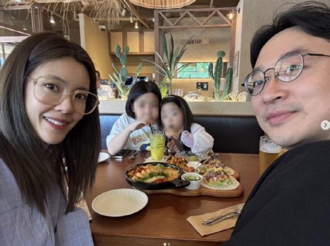 [서울=뉴시스] 배우 이윤지 관련한 가짜뉴스가 온라인상에 퍼지자 남편 정한울 씨가 해명에 나섰다. (사진=정한울 인스타그램 캡처) 2025.05.12. photo@newsis.com   *재판매 및 DB 금지