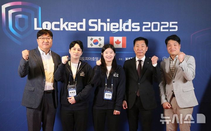 [세종=뉴시스]한국서부발전은 북대서양조약기구(NATO) 주관으로 지난 5일부터 9일까지 경기도 성남 밀리토피아호텔에서 진행된 '락드쉴즈(Locked Shields) 2025'에 참여했다.(사진=서부발전 제공)
