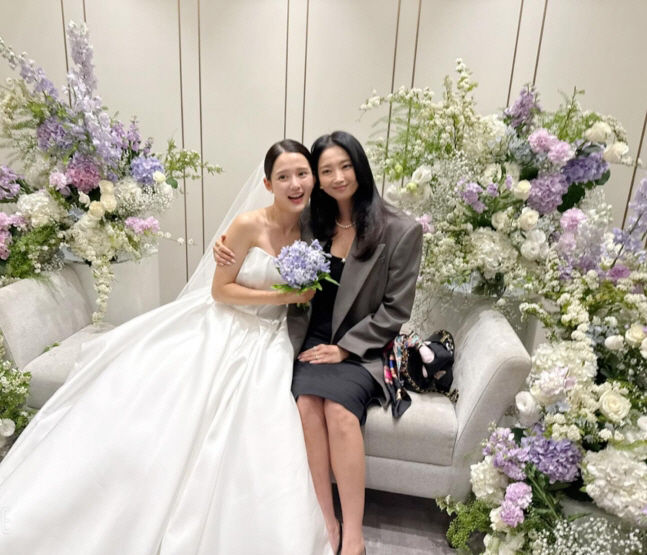 [서울=뉴시스] 남보라(왼쪽)·오윤아 (사진=인스타그램 캡처) 2025.05.12. photo@newsis.com *재판매 및 DB 금지