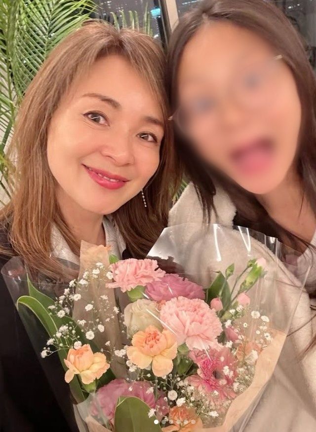 [서울=뉴시스] 이종격투기 선수 추성훈의 부인 야노 시호가 딸 추사랑의 근황을 공개했다. (사진=야노 시호 인스타그램 캡처) 2025.05.12. photo@newsis.com *재판매 및 DB 금지