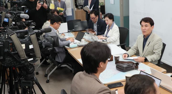 [춘천=뉴시스] 12일 강원특별자치도(도지사 김진태)는 제21대 대통령선거 선거운동이 5월 12일(월)부터 본격 개시됨에 따라, 공정하고 투명한 선거를 위해 전방위적 선거 지원 체계를 본격 가동한다 고 밝혔다. 강원특별자치도 제공.&nbsp; *재판매 및 DB 금지