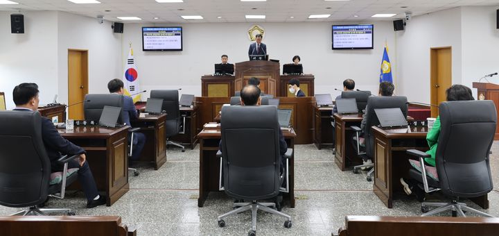 [산청=뉴시스] 산청군 산청군의회, 신규 양수발전소 산청 유치 촉구 결의 (사진=산청군의회 제공) 2025. 05. 012. photo@newsis.com *재판매 및 DB 금지