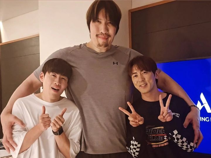 [서울=뉴시스] 조진세(왼쪽부터), 최홍만, 김원훈. (사진=최홍만 인스타그램 캡처) 2025.05.12. photo@newsis.com&nbsp;&nbsp; *재판매 및 DB 금지