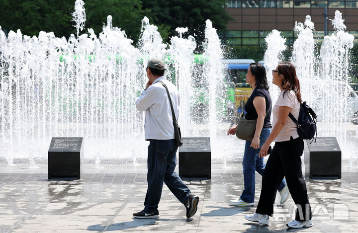 충북 대체로 맑음…'초여름 날씨' 낮 최고 27도