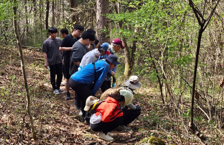  [봉화=뉴시스] 국립백두대간수목원에서 생태교육 프로그램이 진행되고 있다. (사진=한국수목원정원관리원 제공) 2025.05.13. photo@newsis.com&nbsp; *재판매 및 DB 금지