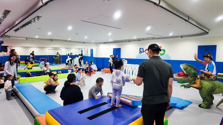 [서울=뉴시스]대교, 미국 뉴저지에 트니트니 직영센터 개소.(사진=대교 제공) 2025.05.13. photo@newsis.com *재판매 및 DB 금지