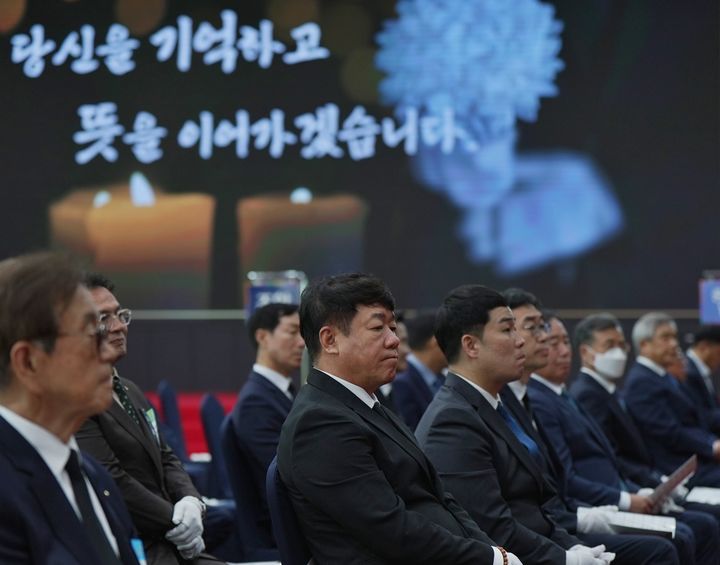 12일 신협중앙연수원에서 열린 신협운동 선구자 추모식에 신협중앙회 김윤식 회장(가운데)이 참석하고 있다. (사진=신협 제공) *재판매 및 DB 금지