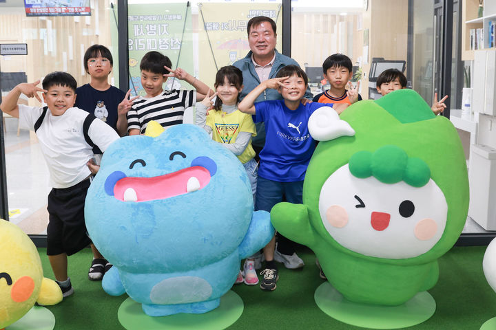 [산청=뉴시스] 산청군 차황초등학교 산청군청 방문 (사진=산청군 제공) 2025. 05. 13. photo@newsis.com&nbsp; *재판매 및 DB 금지