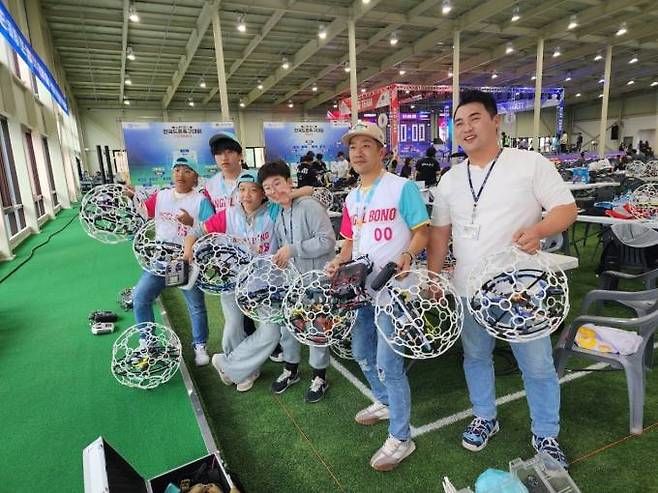 [거창=뉴시스] 거창군 드론축구 스포츠단 (사진=거창군 제공) 2025. 05. 13. photo@newsis.com *재판매 및 DB 금지