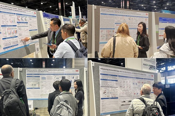 [서울=뉴시스] 지난달 25~30일(현지 시간) 미국 시카고에서 열린 미국암연구학회(AACR 2025)에서 한미약품 R&D센터 연구원들이 혁신 항암신약 연구 내용이 담긴 포스터를 토대로 참석자들에게 설명하고 있다. (사진=한미약품 제공) 2025.05.13. photo@newsis.com *재판매 및 DB 금지