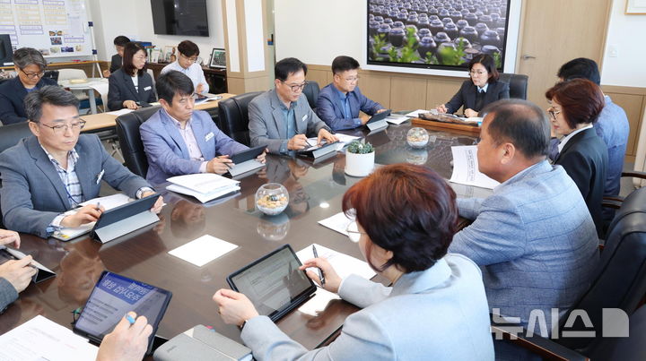 [안성=뉴시스] 안성시 제21대 대통령 선거 대비 공정선거 추진 대책 회의 모습 (사진=안성시 제공) 2025.05.13.photo@newsis.com 