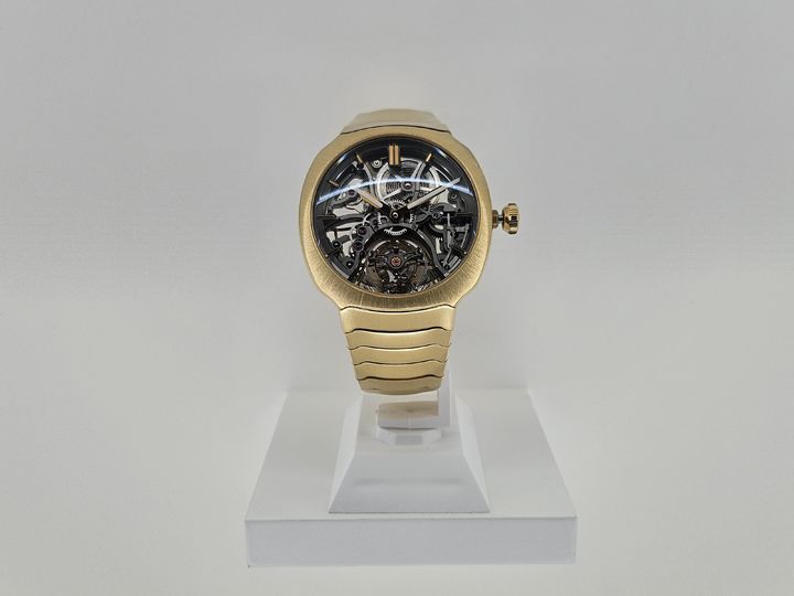 [서울=뉴시스] 이현주 기자=모저앤씨의 '스트림라이너 투르비용 스켈레톤 부티크 에디션(Streamliner Tourbillon Skeleton Boutique Edition)'. 국내에 단 한점이며 가격은 2억원 상당이다. 2025.05.13. juicy@newsis.com&nbsp; *재판매 및 DB 금지