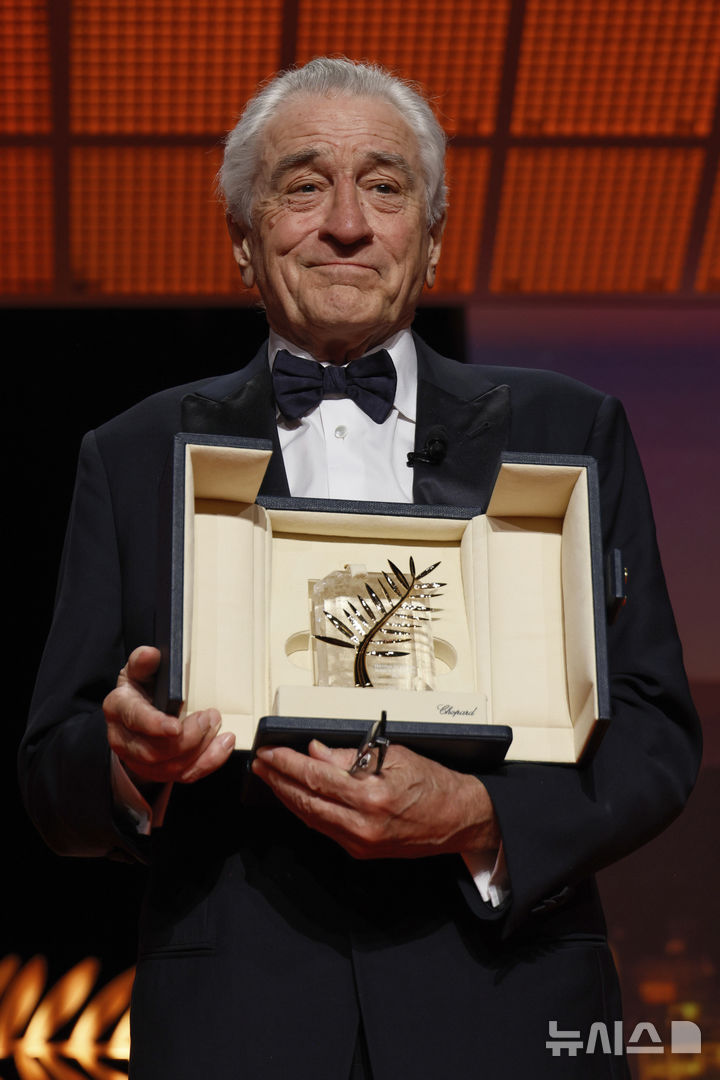 트럼프 작심 비판 드 니로 "속물 대통령이 예술에 관세"