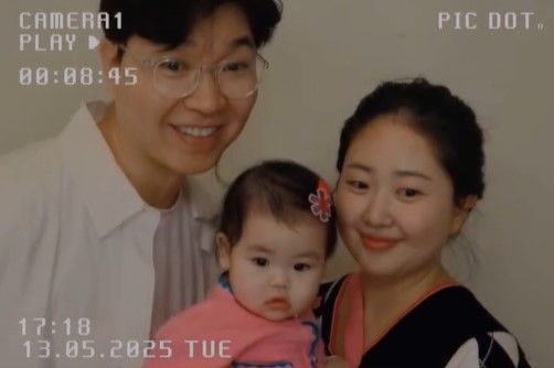 [서울=뉴시스] 방송인 박수홍이 가족 사진을 찍었다. (사진=박수홍 인스타그램 캡처) 2025.05.14 photo@newsis.com   *재판매 및 DB 금지