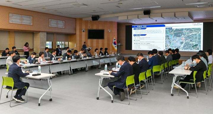 [영주=뉴시스] 영주시청 대회의실에서 '지역활력타운 조성사업 실시설계 용역 착수 보고회'가 열리고 있다. (사진=영주시 제공) 2025.05.14. photo@newsis.com *재판매 및 DB 금지
