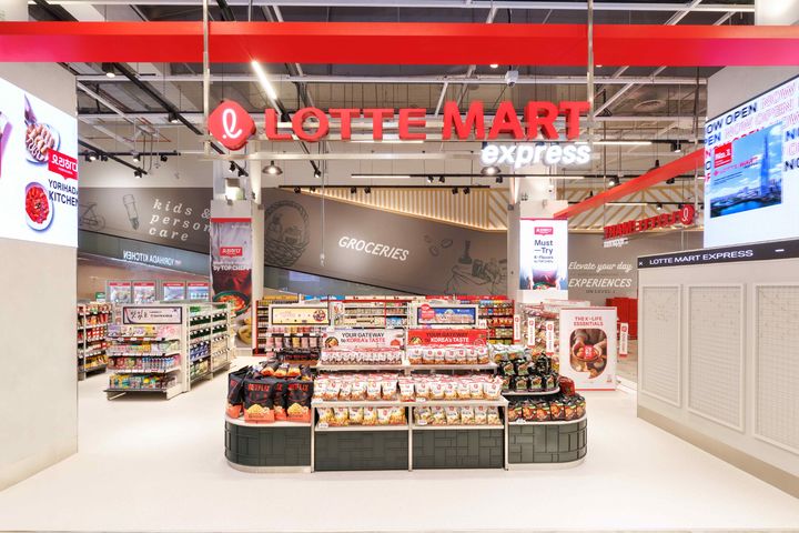 [서울=뉴시스]롯데마트가 17일 싱가포르 최대 유통업체 '페어프라이스'의 대형 할인점에 '롯데마트 익스프레스' 1호점을 오픈한다고 15일 밝혔다.(사진=롯데마트 제공) *재판매 및 DB 금지