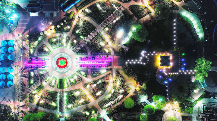 [곡성=뉴시스] 야간경관 조명 밝힌 곡성섬진강기차마을. (사진=곡성군청 제공). photo@newsis.com *재판매 및 DB 금지