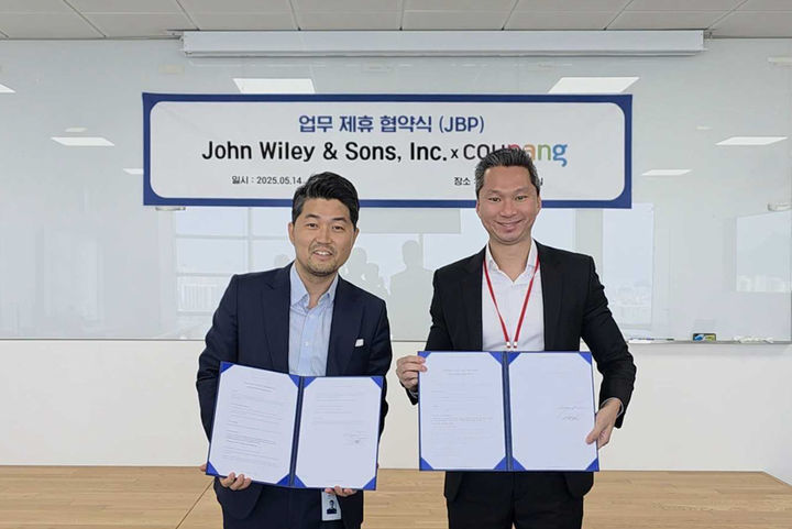 [서울=뉴시스] 쿠팡이 글로벌 도서 브랜드 '와일리(WILEY)'와 손잡고 와우회원에게 해외 원서 5만 종의 무료배송을 시작한다고 15일 밝혔다. (사진=쿠팡 제공) *재판매 및 DB 금지