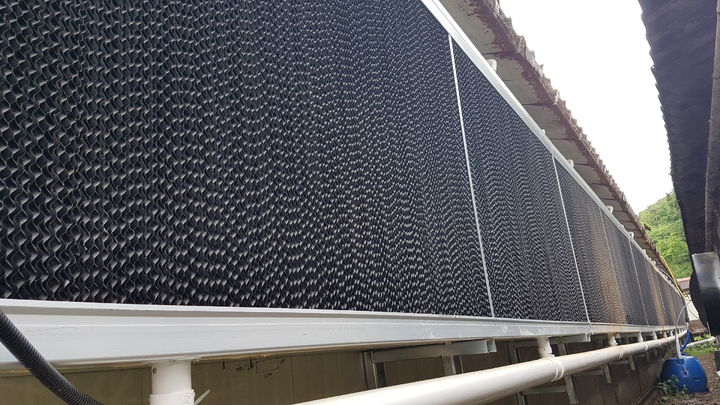 [세종=뉴시스] 농촌진흥청은 여름철을 앞두고 축사 냉방·환기시설 사전 점검을 15일 당부했다. 사진은 쿨링패드. (사진=농진청 제공) 2025.05.15. photo@newsis.com *재판매 및 DB 금지