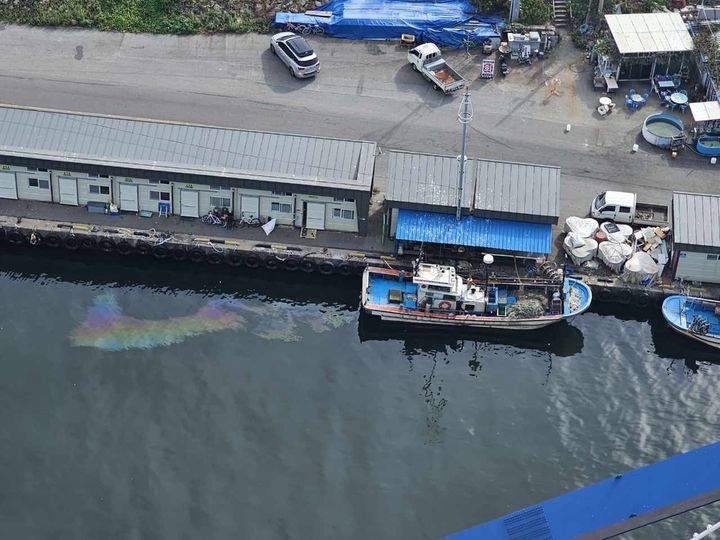 [속초=뉴시스] 해양오명 사진.(사진=속초해경 제공)photo@newsis.com *재판매 및 DB 금지