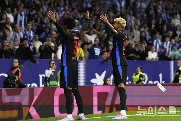 [바르셀로나=AP/뉴시스]바르셀로나, 2년 만에 스페인 라리가 정상. 2025.05.15.