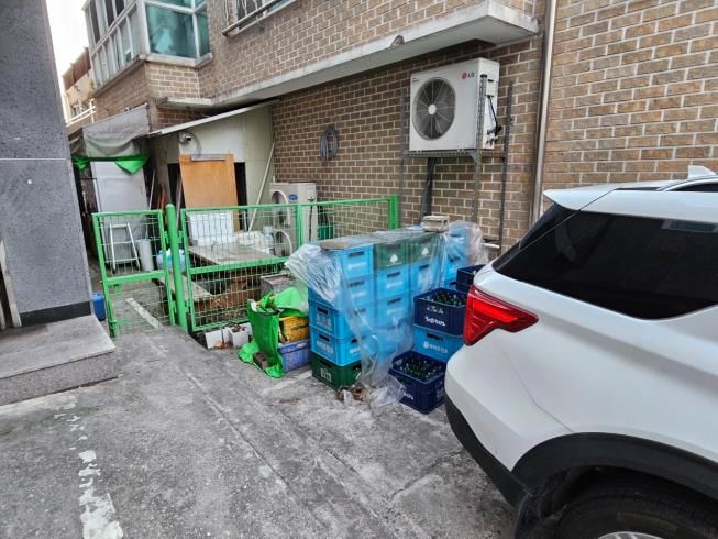 [강릉=뉴시스] 건축물 부설주차장을 불법으로 용도변경해 적발된 모습.(사진=강릉시 제공)photo@newsis.com&nbsp; *재판매 및 DB 금지