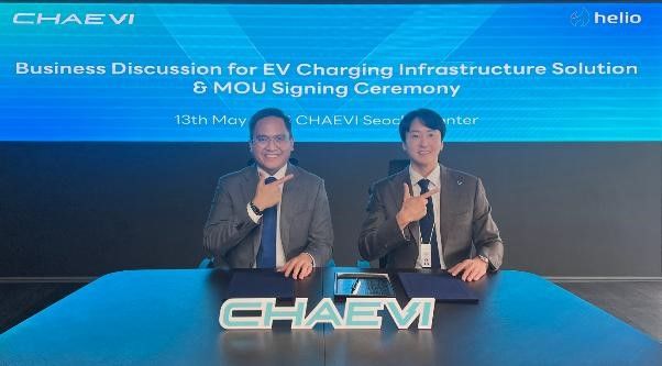 (왼쪽)로날드 네헤미아 시나가 헬리오 대표, (오른쪽)최영훈 채비 대표. (사진=채비) *재판매 및 DB 금지