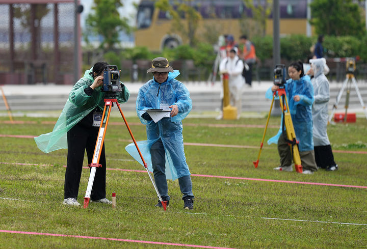 [서울=뉴시스] 15~16일 올해 지적드론측량 경진대회가 진행되는 모습. 2025.05.16. (사진=한국국토정보공사 제공) photo@newsis.com *재판매 및 DB 금지