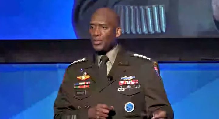 제이비어 브런슨 주한미군사령관이 15일(현지 시간) 미 육군 태평양지상군(LANPAC) 심포지엄에서 연설하고 있다. (사진=미 태평양육군 유튜브 캡처) 2025.05.16. *재판매 및 DB 금지