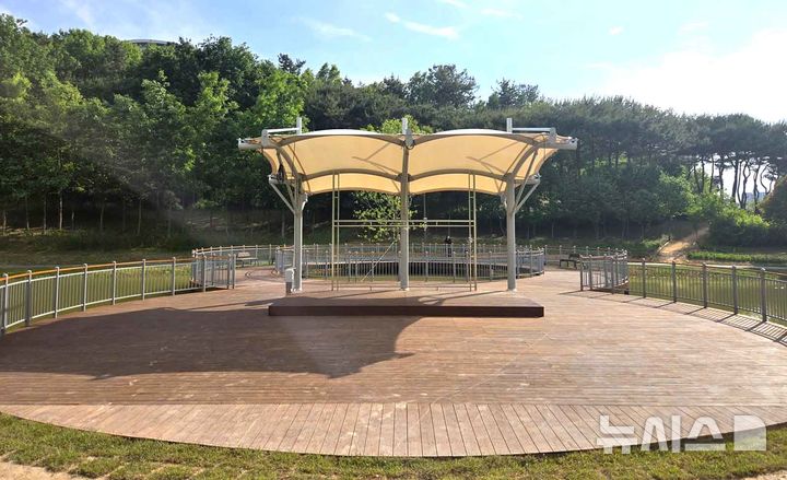 나주 빛가람호수공원에 들어선 소규모 야외공연장. (사진=나주시 제공) photo@newsis.com *재판매 및 DB 금지