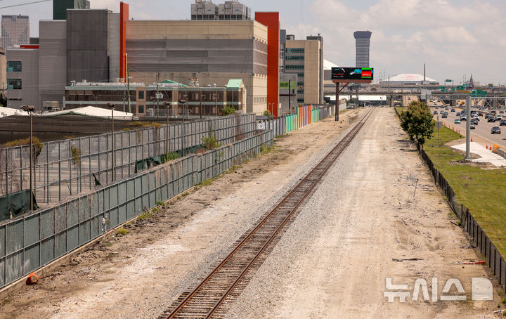 [뉴올리언스=AP/뉴시스] 뉴올리언스 교정당국의 5월 16일 교도소 풍경. 이곳에서는 10명의 재소자가 탈출해 그 중 아직 체포되지 않은 6명에 대해&nbsp; 미 연방수사국(FBI)이 현상금을 인상하며 추격 수사를 계속하고 있다. 2025. 05. 21 .&nbsp; 