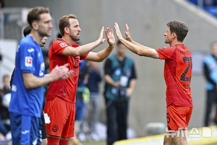 [진스하임=AP/뉴시스]뮌헨 레전드 뮐러 고별전서 완승. 2025.05.17.