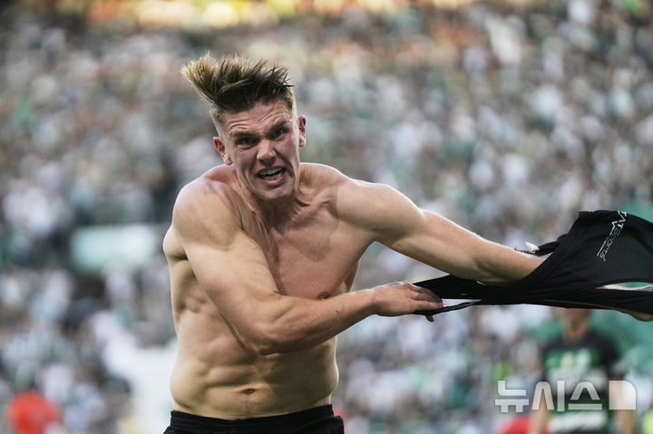 [리스본=AP/뉴시스]스포르팅, 포르투갈 프로축구 2연패. 2025.05.17.