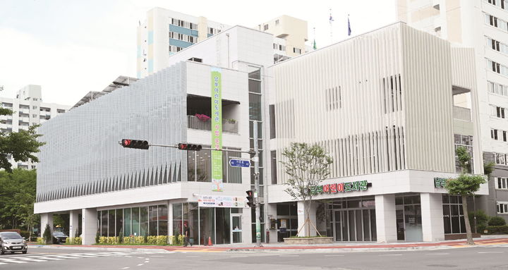 [진주=뉴시스]진주 남부어린이도서관 전경.(사진=뉴시스 DB).photo@newsis.com *재판매 및 DB 금지